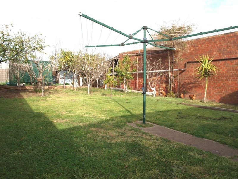 70 Fitzgeralad road, Sunshine VIC 3020