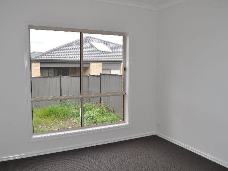 6 Viewside Crescent, Craigieburn VIC 3064