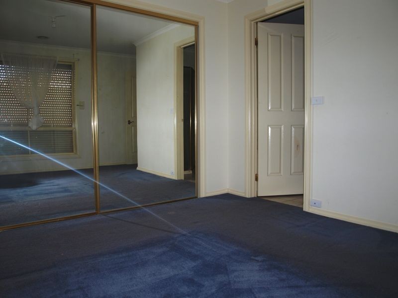 9a Graceburn Grove, St Albans VIC 3021