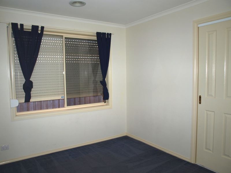 9a Graceburn Grove, St Albans VIC 3021