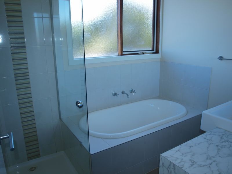 7 Ivan James Place, Caroline Springs VIC 3023