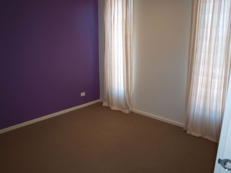 7 Ivan James Place, Caroline Springs VIC 3023