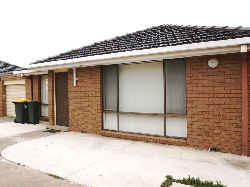 2/832 Ballarat Road, Deer Park VIC 3023