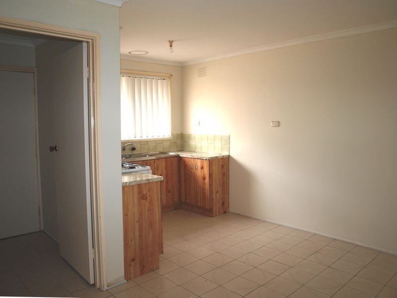 2/832 Ballarat Road, Deer Park VIC 3023