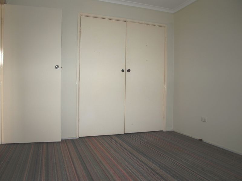 2/832 Ballarat Road, Deer Park VIC 3023