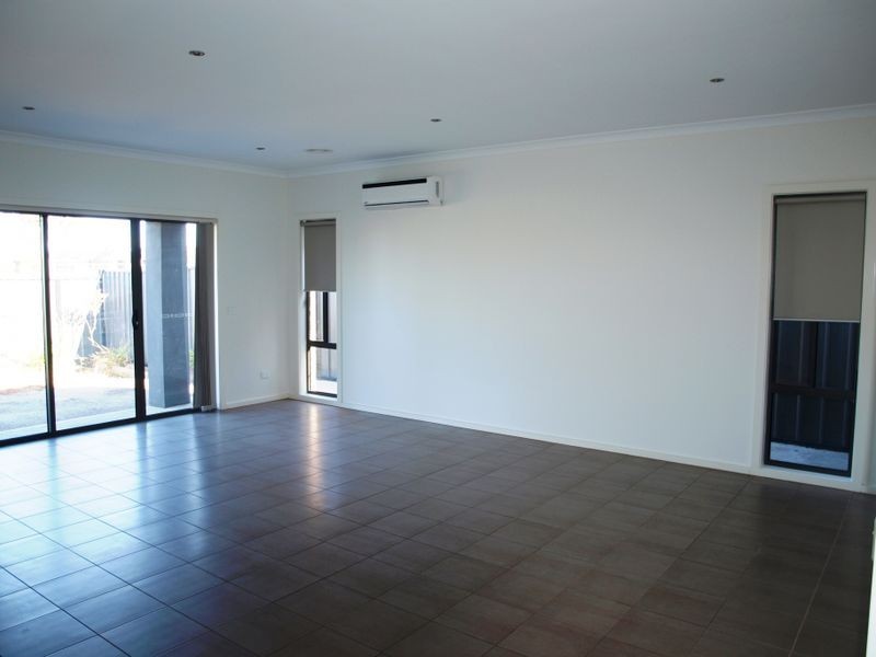 28 The Garlands, Craigieburn VIC 3064