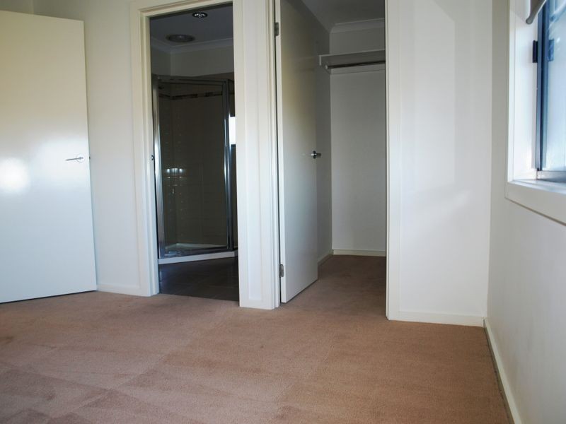 28 The Garlands, Craigieburn VIC 3064