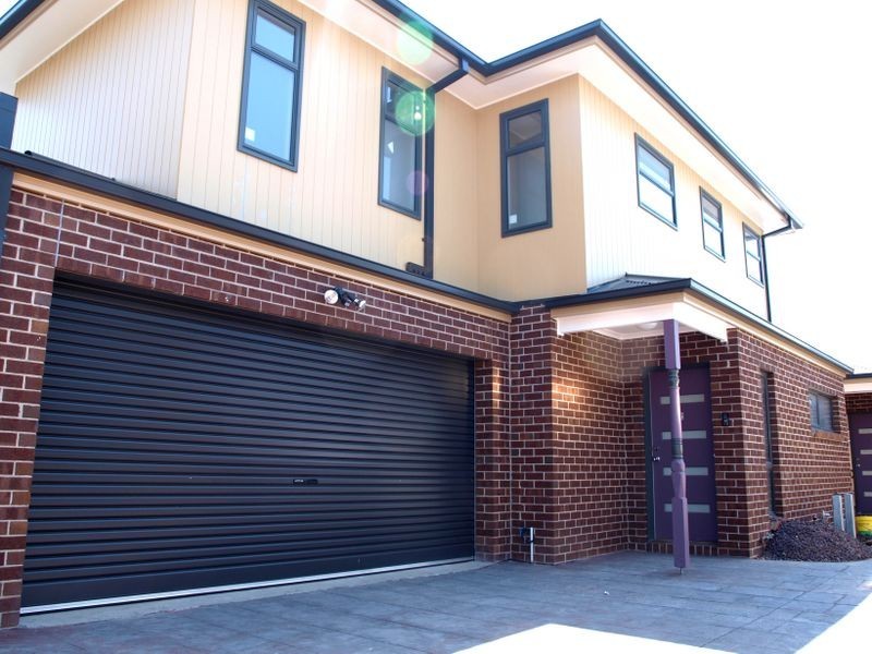 2/8 Nelson Court, Avondale Heights VIC 3034