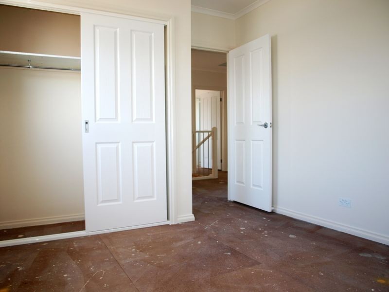 2/8 Nelson Court, Avondale Heights VIC 3034