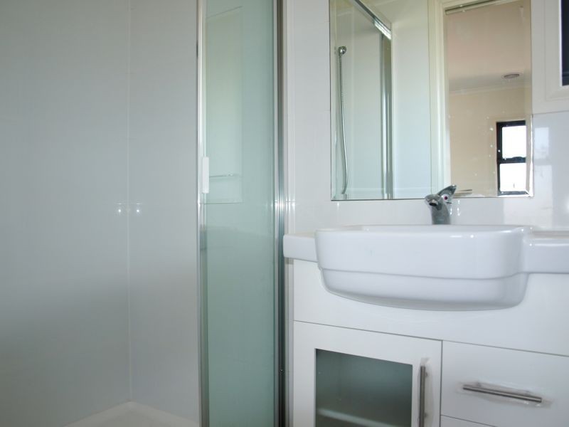 2/8 Nelson Court, Avondale Heights VIC 3034