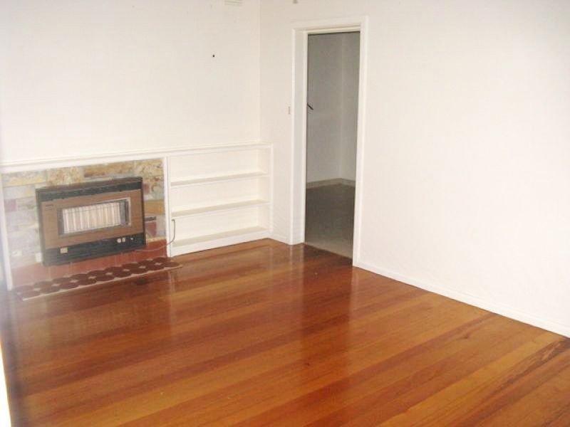 8 Harrington Road, Airport West VIC 3042