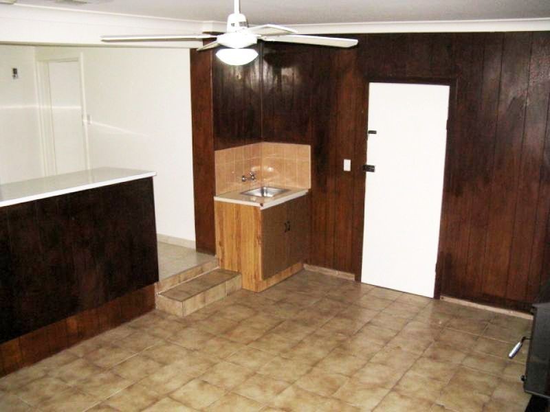 8 Harrington Road, Airport West VIC 3042