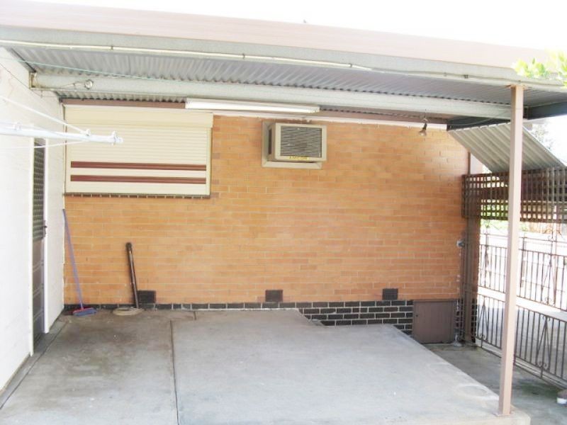8 Harrington Road, Airport West VIC 3042
