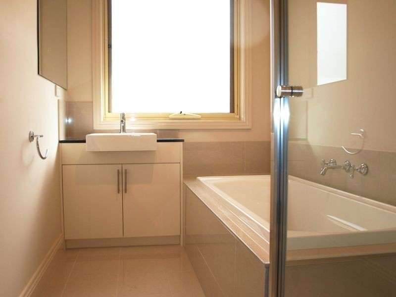 1/32 Caroline Street, Essendon VIC 3040