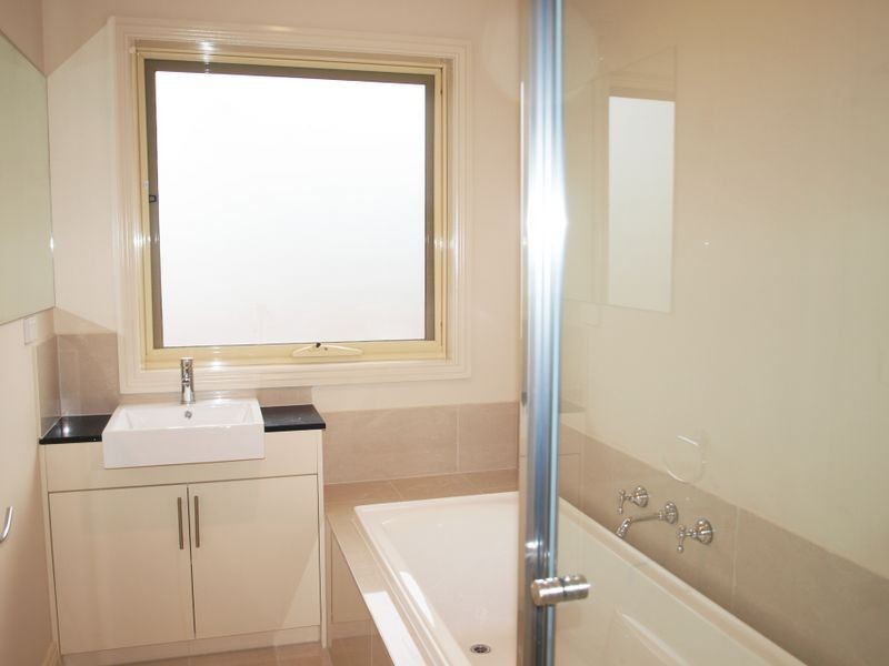 3/32 Caroline Street, Essendon VIC 3040