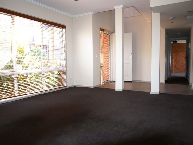 9/2 Lanark Way, Gowanbrae VIC 3043