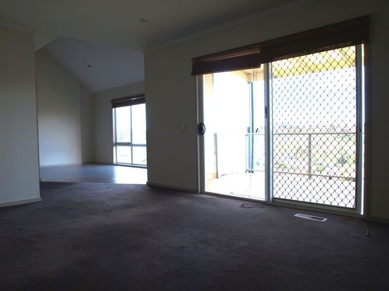 9/2 Lanark Way, Gowanbrae VIC 3043