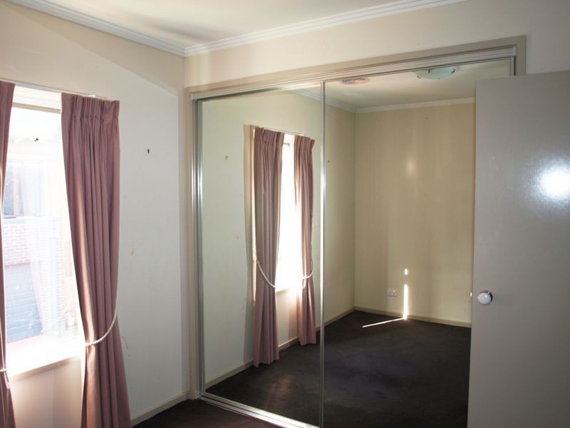 9/2 Lanark Way, Gowanbrae VIC 3043