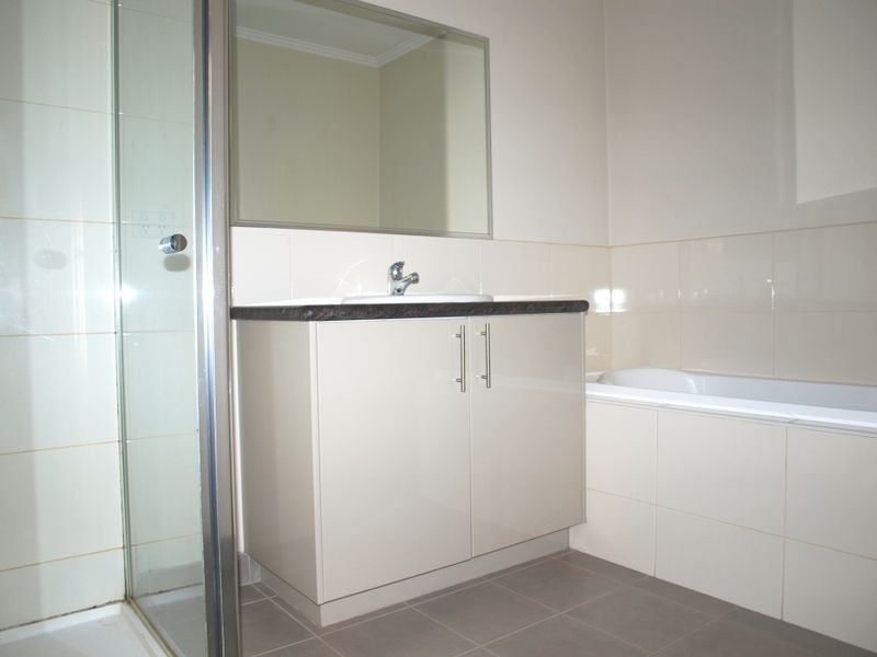 9/2 Lanark Way, Gowanbrae VIC 3043