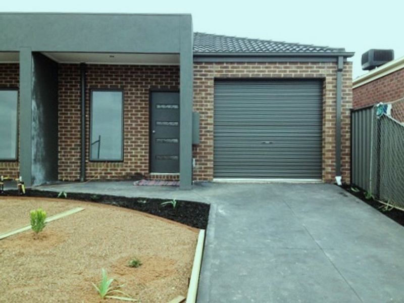 2/43 Greenleaf Circuit, Tarneit VIC 3029
