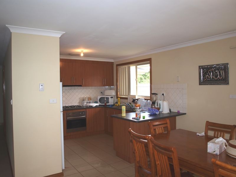 2/25 William Street, St Albans VIC 3021