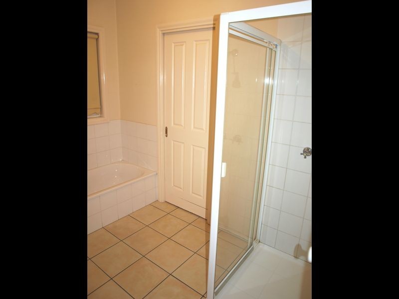 23 Elphinstone Way, Caroline Springs VIC 3023