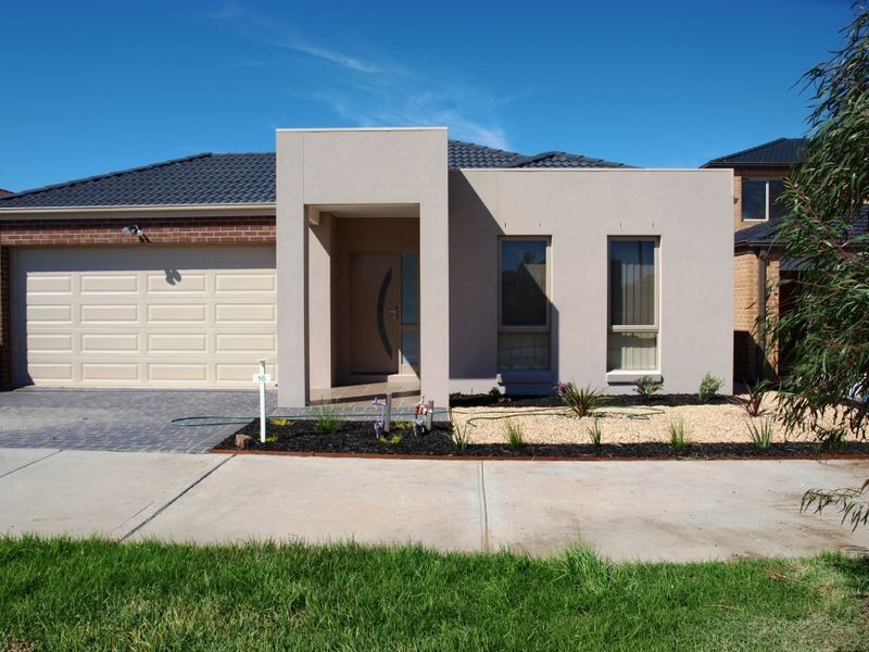 16 Wisteria Avenue, Craigieburn VIC 3064