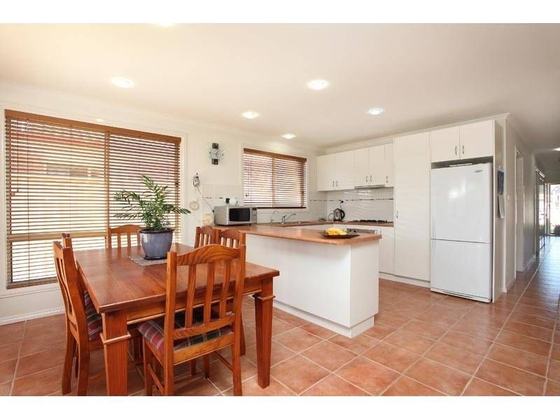 38 Grampians Way, Caroline Springs VIC 3023