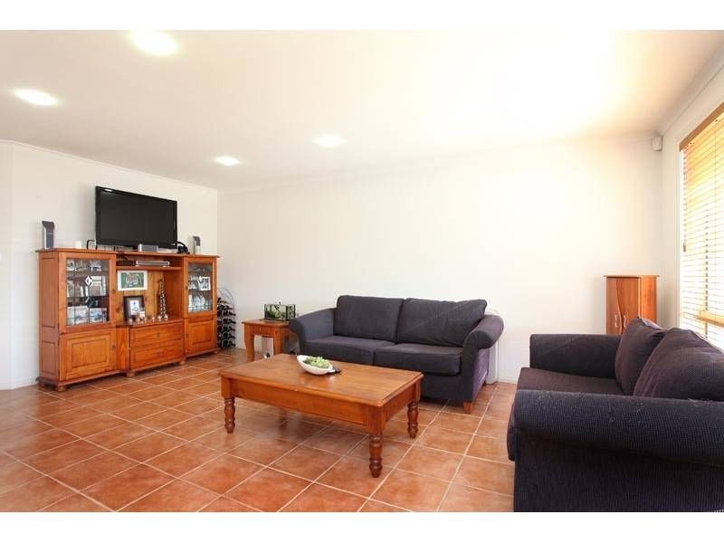 38 Grampians Way, Caroline Springs VIC 3023