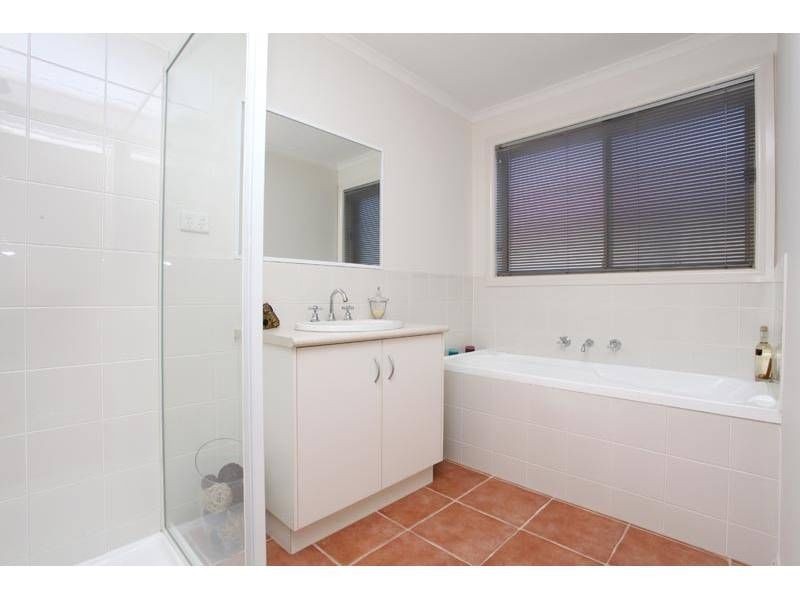 38 Grampians Way, Caroline Springs VIC 3023