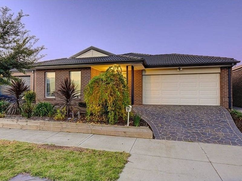 10 Arapiles Avenue, Craigieburn VIC 3064