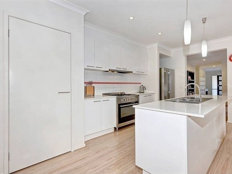 10 Arapiles Avenue, Craigieburn VIC 3064