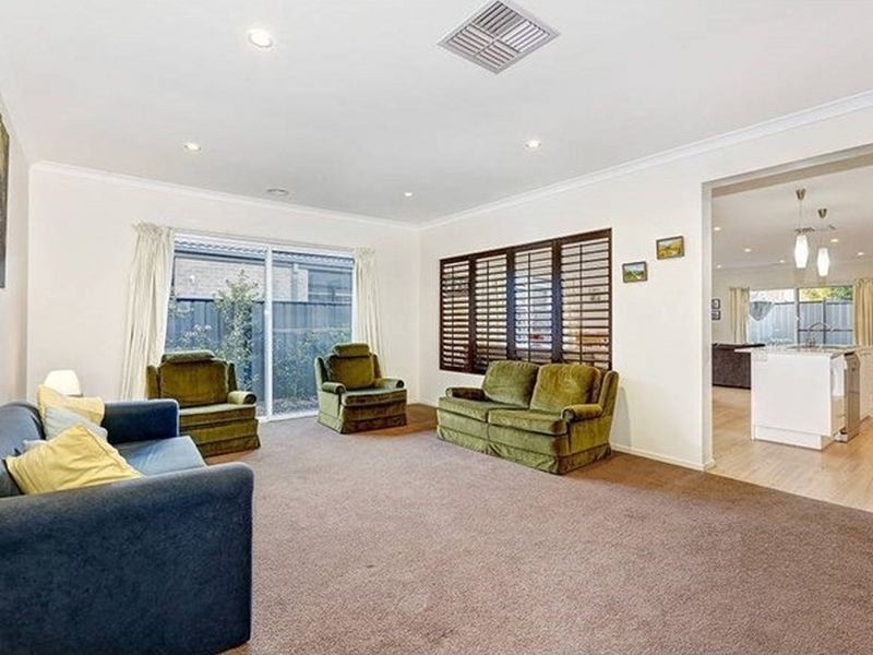 10 Arapiles Avenue, Craigieburn VIC 3064