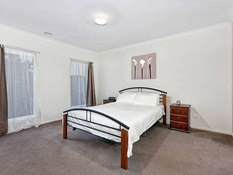 10 Arapiles Avenue, Craigieburn VIC 3064