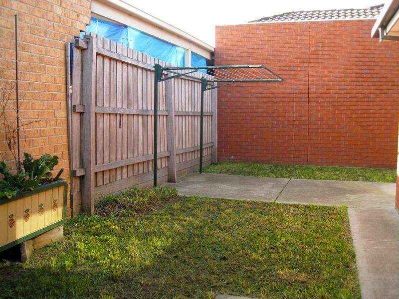 1/20 Saratoga Crescent, Keilor Downs VIC 3038