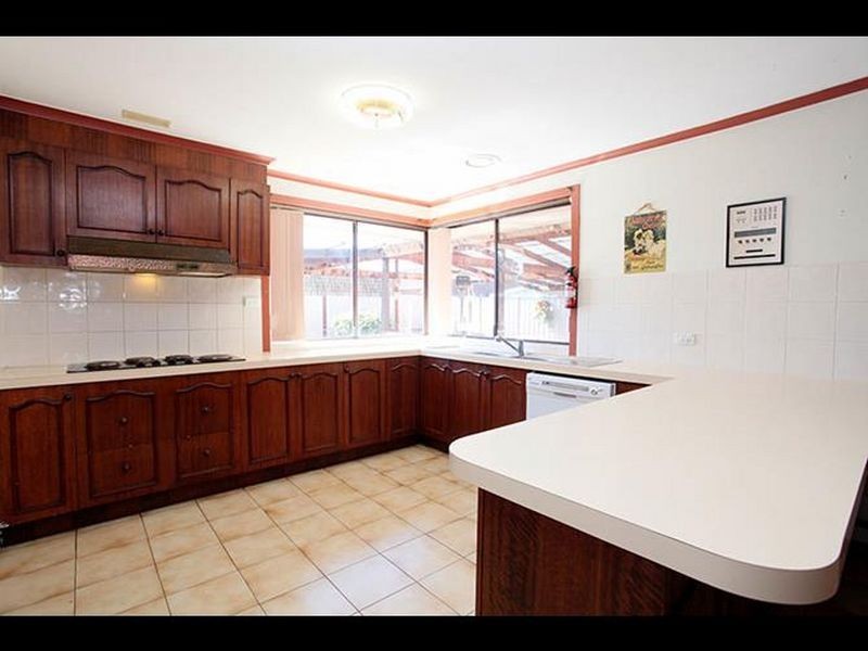 2 Albert Road, Sydenham VIC 3037