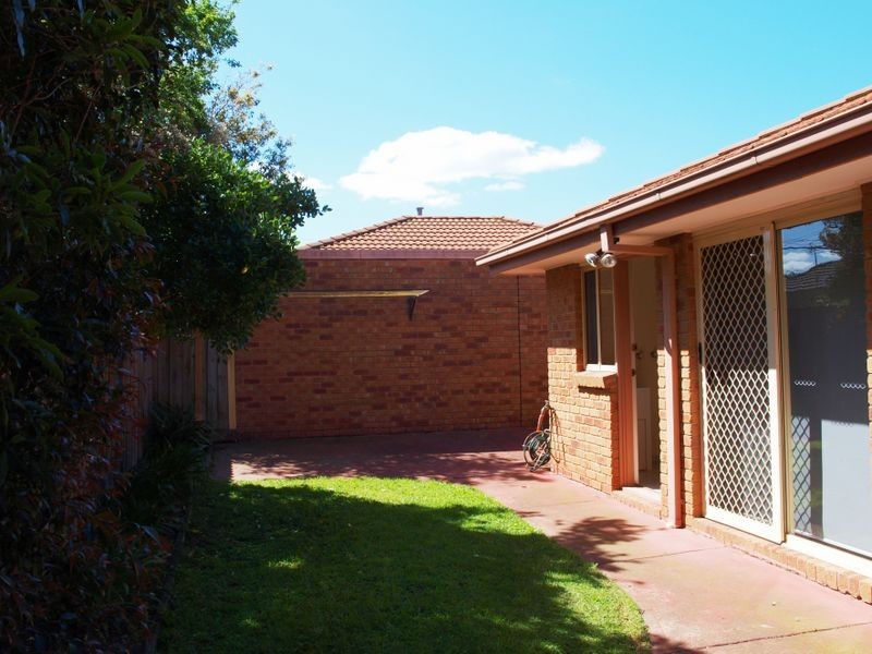 2/3 Sycamore Avenue, Tullamarine VIC 3043