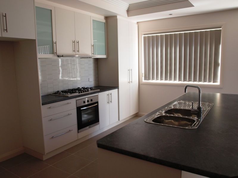 18 Wisteria Avenue, Craigieburn VIC 3064