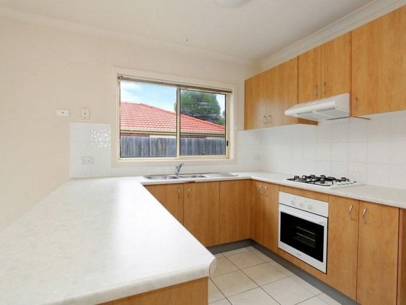 12 Kristian Drive, Hillside VIC 3037
