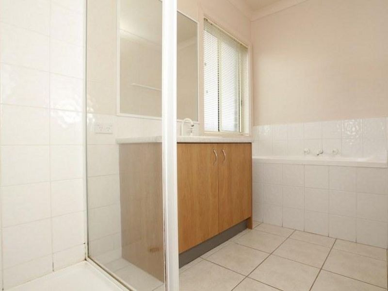 12 Kristian Drive, Hillside VIC 3037