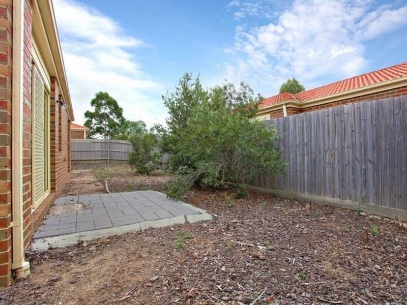 12 Kristian Drive, Hillside VIC 3037