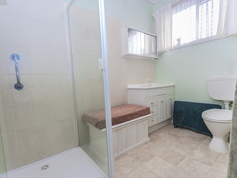 2/4 Carol Grove, Tullamarine VIC 3043