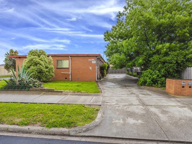 2/4 Carol Grove, Tullamarine VIC 3043