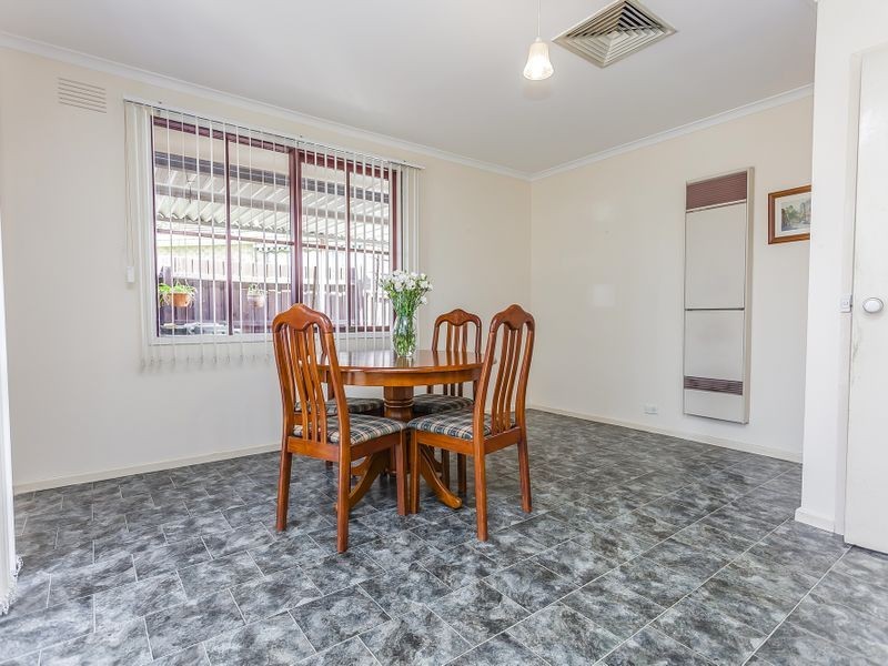 49 Wolverton Drive, Gladstone Park VIC 3043