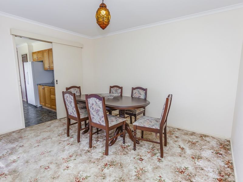 49 Wolverton Drive, Gladstone Park VIC 3043