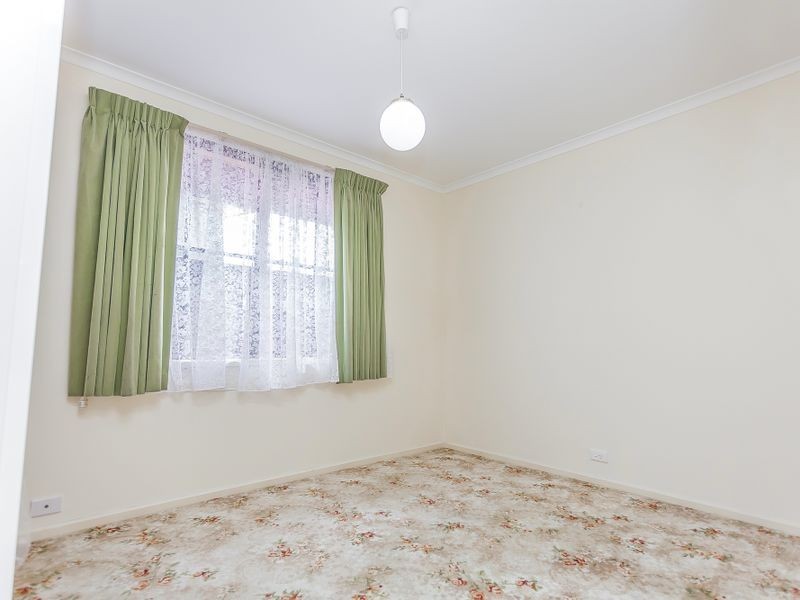 49 Wolverton Drive, Gladstone Park VIC 3043