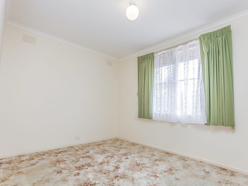 49 Wolverton Drive, Gladstone Park VIC 3043