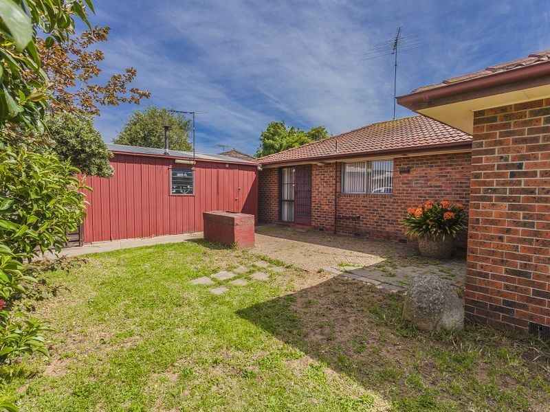 49 Wolverton Drive, Gladstone Park VIC 3043