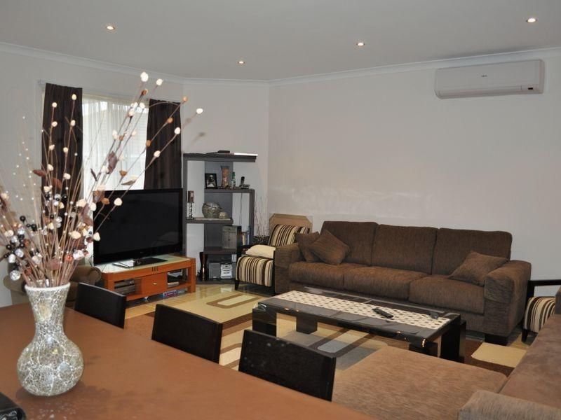 2/8 Knight Court, Meadow Heights VIC 3048