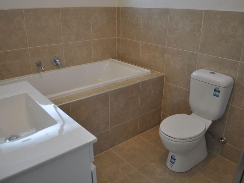 2/8 Knight Court, Meadow Heights VIC 3048